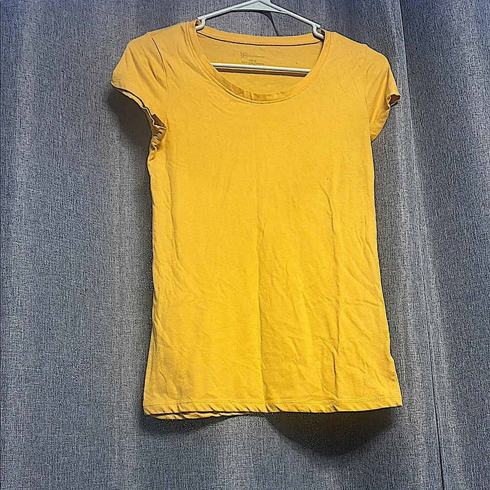 No Boundaries Yellow Fitted Short Sleeve T-Shirt